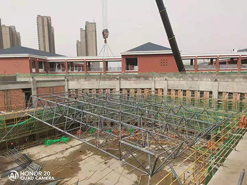 体育馆网架吊装.jpg